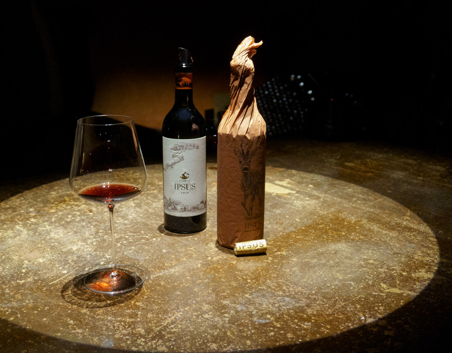 IPSUS wine